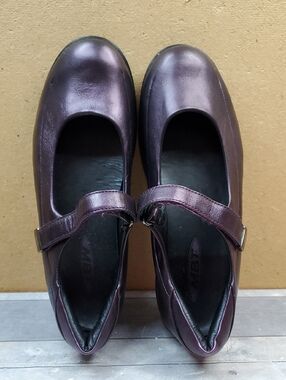 MBT Sirima Plum Mary Jane Walking Shoes Size EU 38  US 7 - 7.5  700654-291
